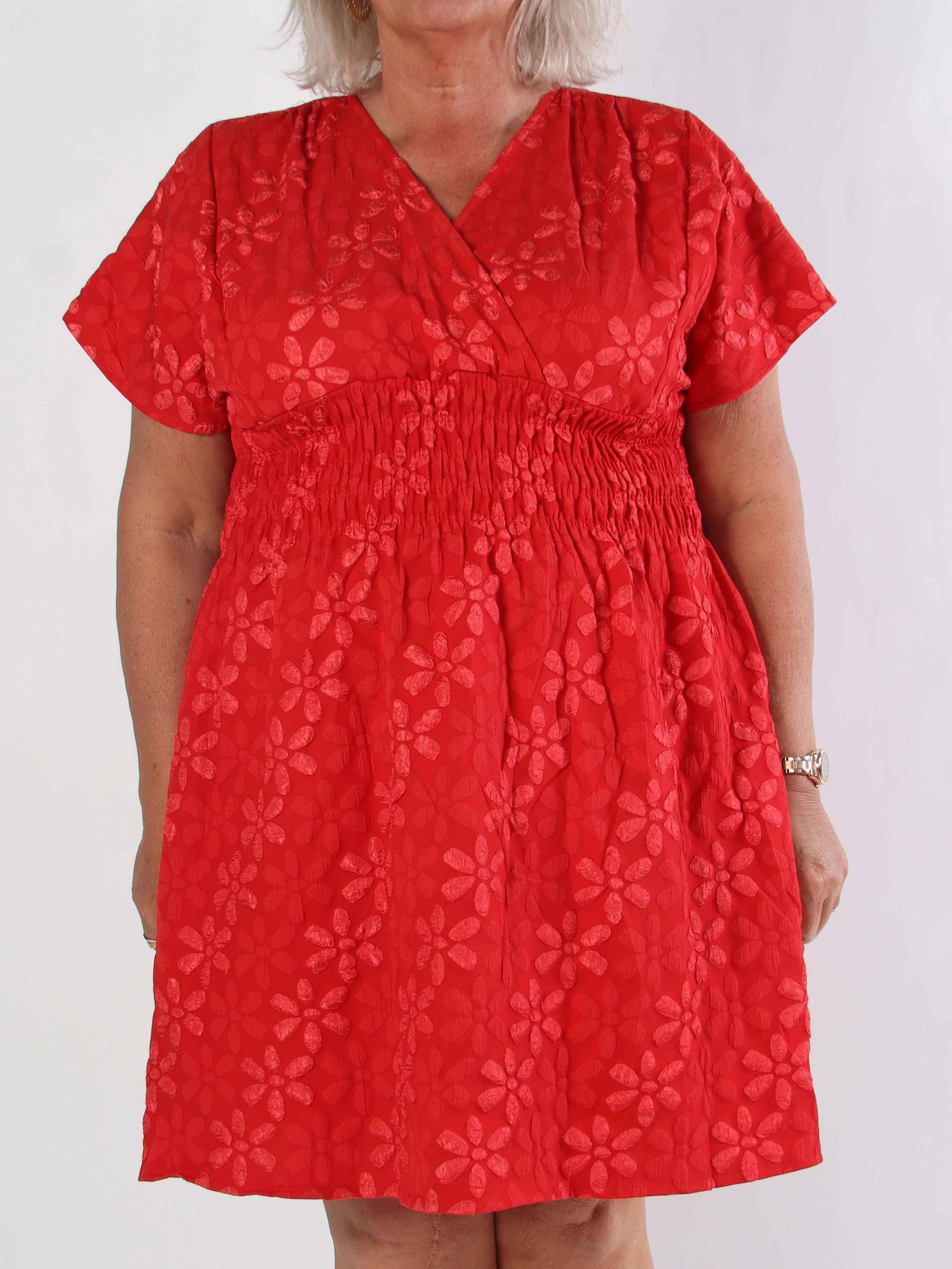 Pams Bloom Short - Feminin plus size kjole med blomstermotiver